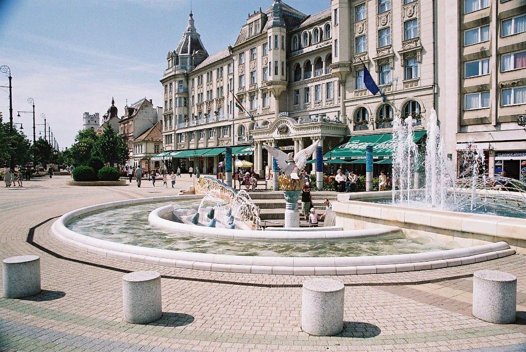 Civis Grand Hotel Golden Taurus с керамическим фонтаном Дебрецен
